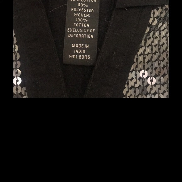 Style & CO Beautiful Black Top w/sequins. Large
60% Cotton, 40% Polyester - Picture 8 of 12